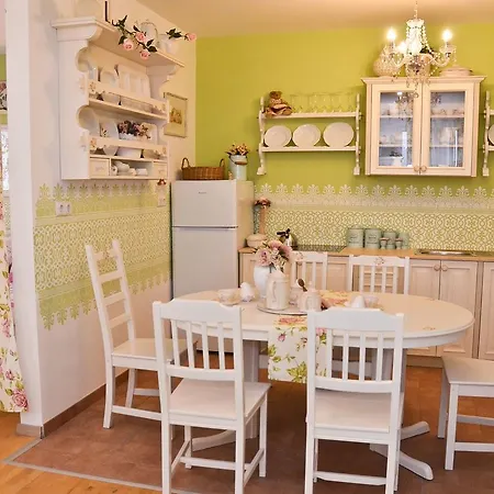 Romantic Апартаменты Хайдусобосло